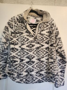Honey & Beau Black and White Sherpa Pullover